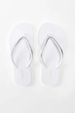 Best Sale ๐ฅ CUPSHE Blanco Minimalist Flip Flops Beach Accessories ๐ 9 CUPSHE Blanco Minimalist Flip Flops Beach Accessories