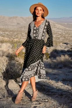 CUPSHE Palmer V-neck Dolman Sleeve Maxi Dress Clothing