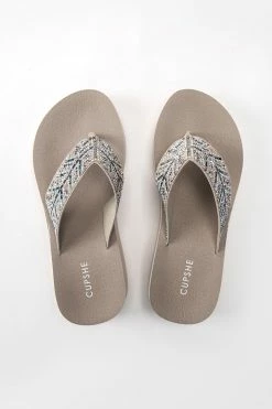 Best Pirce ⭐ CUPSHE Beach Accessories Runyon Wide Straps 🩴 Sandals ❤️ 9 CUPSHE Beach Accessories Runyon Wide Straps Sandals