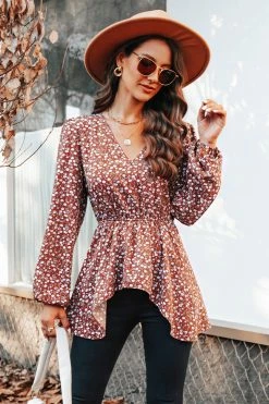 CUPSHE Alondra Ditsy Floral V-Neck Flounce Top Clothing