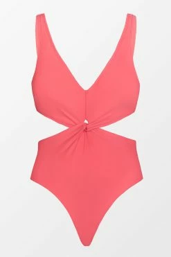 CUPSHE Paluma Twist Front Cutout One Piece Swimsuit One Pieces