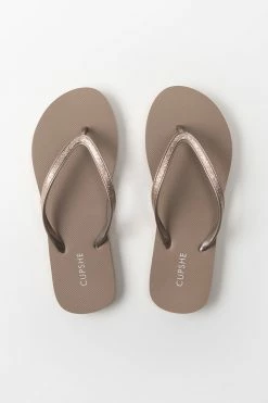 Budget ๐งจ CUPSHE Beach Accessories Desert Sand Minimalist Flip Flops โ๏ธ 9 CUPSHE Beach Accessories Desert Sand Minimalist Flip Flops