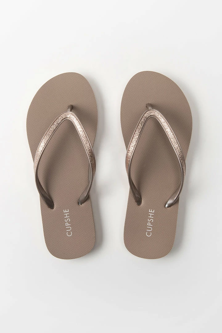 Budget ๐งจ CUPSHE Beach Accessories Desert Sand Minimalist Flip Flops โ๏ธ 6 CUPSHE Beach Accessories Desert Sand Minimalist Flip Flops