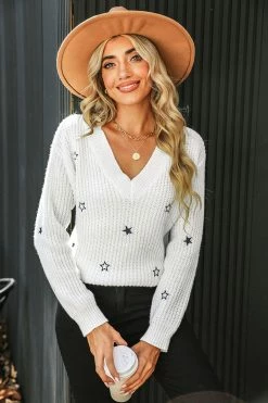 CUPSHE Crystal Stone Embroidered Star V-Neck Sweater Clothing
