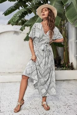 CUPSHE Hermine V-neck Short Sleeve A-shape Dress