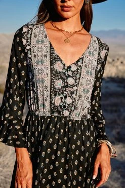 CUPSHE Palmer V-neck Dolman Sleeve Maxi Dress Clothing