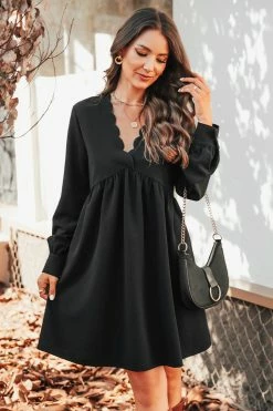 CUPSHE Galina Scalloped V-Neck Mini Dress Clothing