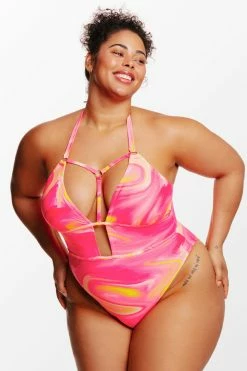 CUPSHE Swirlfriend Strappy Halter Plus Size One Piece Swimsuit One Pieces