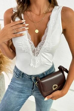 CUPSHE Antonella V-neck Lace Trims Ruching Top