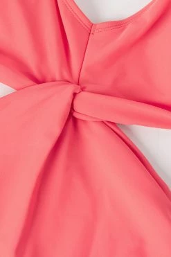 CUPSHE Paluma Twist Front Cutout One Piece Swimsuit One Pieces