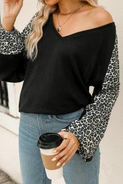 CUPSHE Laila Leopard Print V-Neck Hoodie