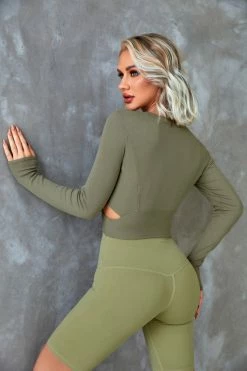 Budget ๐ฏ CUPSHE Clothing Cherise Green Cut-out Side Crop Sweatshirt โ๏ธ 8 CUPSHE Clothing Cherise Green Cut-out Side Crop Sweatshirt