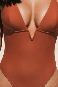 Outlet ๐คฉ CUPSHE Plunging V-Wire Cross Back Cheeky One Piece ๐ฉฑ Swimsuit ๐ 14 CUPSHE Plunging V-Wire Cross Back Cheeky One Piece Swimsuit