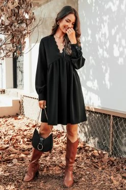 CUPSHE Galina Scalloped V-Neck Mini Dress Clothing