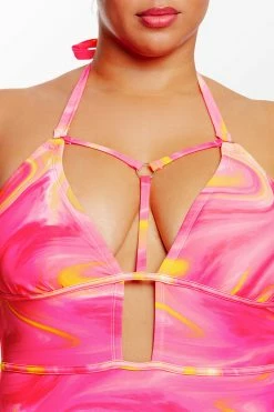 CUPSHE Swirlfriend Strappy Halter Plus Size One Piece Swimsuit One Pieces