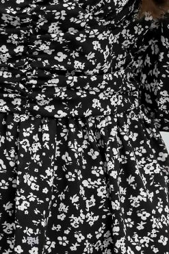 CUPSHE Jerica Ditsy Floral Smocked Top