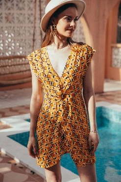 CUPSHE Asia V-neck Fitted Waisted A-Shape Dress Dresses Best Sellers