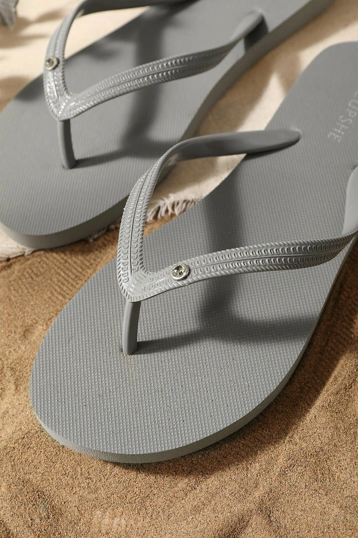 Best reviews of ๐ CUPSHE Sand Bar Rhinestone Grey Flip Flops ๐คฉ 6 CUPSHE Sand Bar Rhinestone Grey Flip Flops