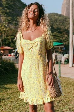 CUPSHE Alianna Yellow Ditsy Puff Sleeve Dress