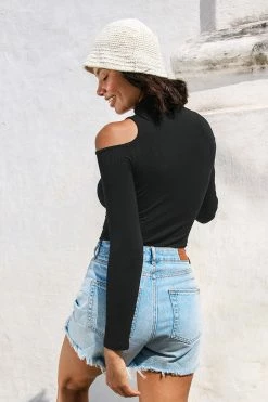 CUPSHE Tamia Zip-up Cold Shoulder Long Sleeve Bodysuit Clothing