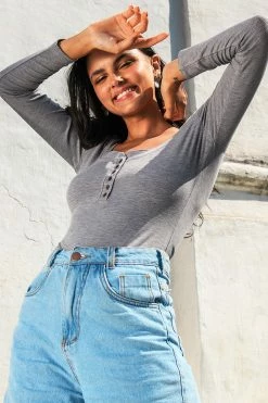 CUPSHE Tenley Button Front Scoop Neck Bodysuit